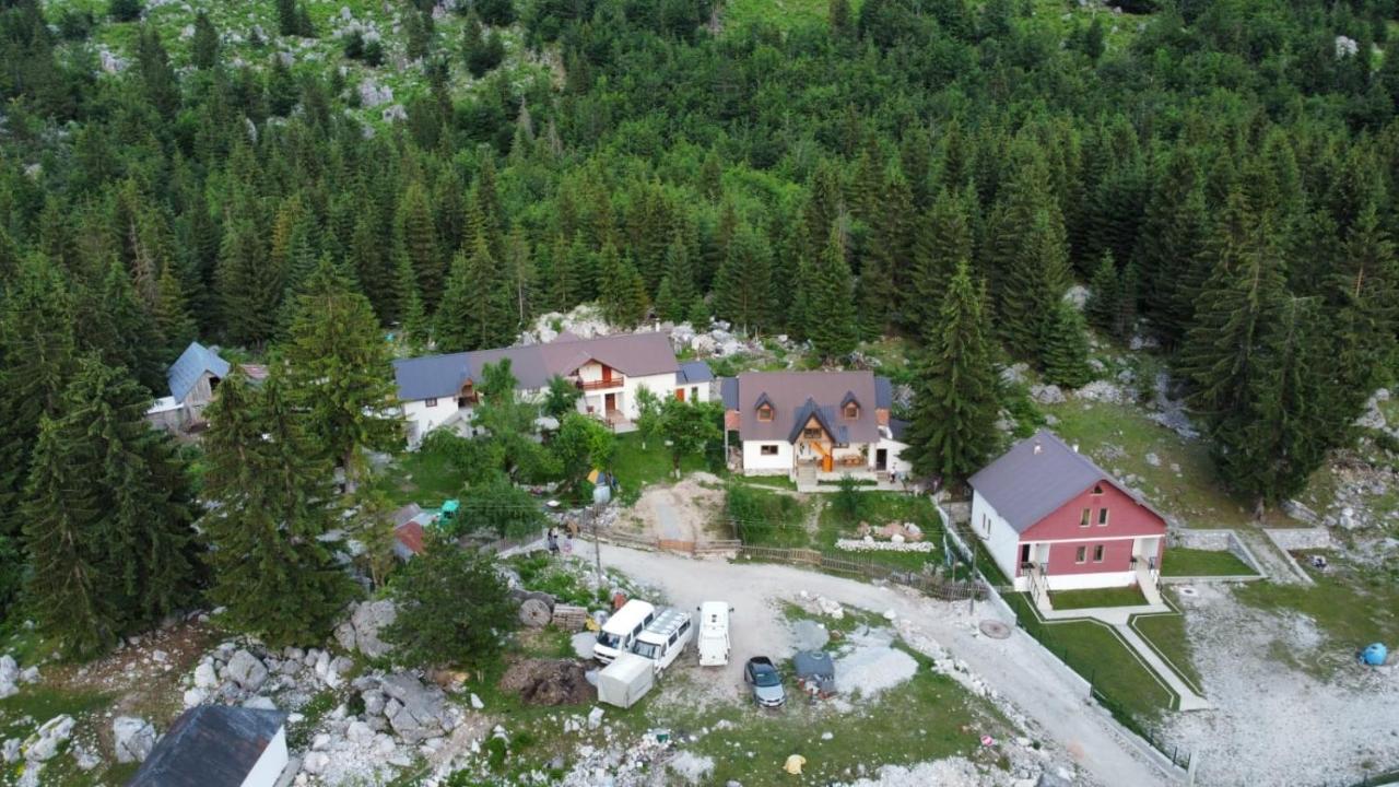 Nocleg ze śniadaniem Bujtina Arlindi *